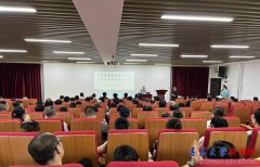 同时连系学校食堂现实工做内容从食物平安组织